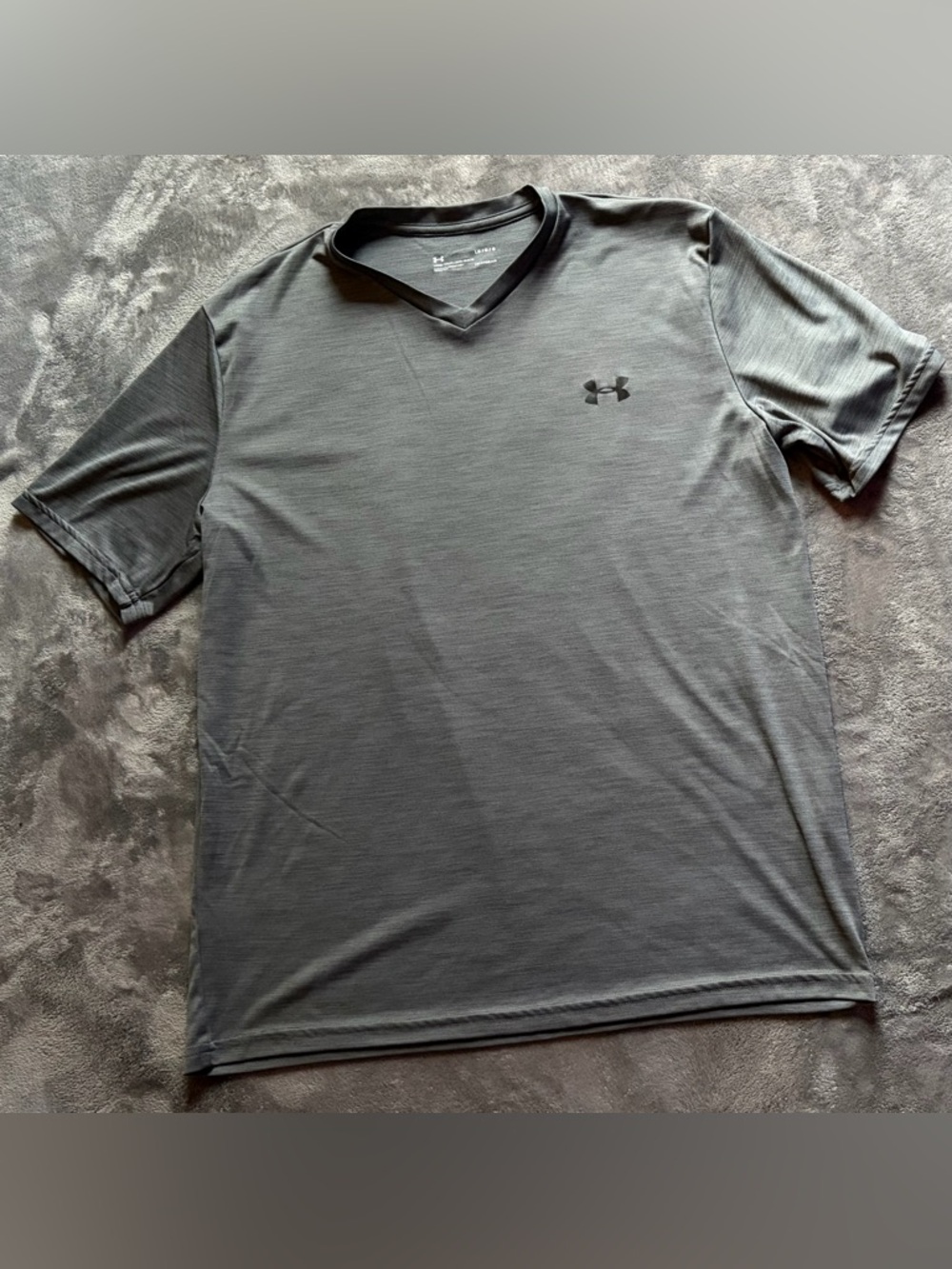 Under Armour Men's V-Neck Performance Tee - Charcoal Gray